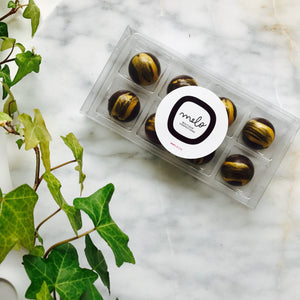 Dark Salted Chocolate Caramel & Pistacchio Vegan Love Buttons