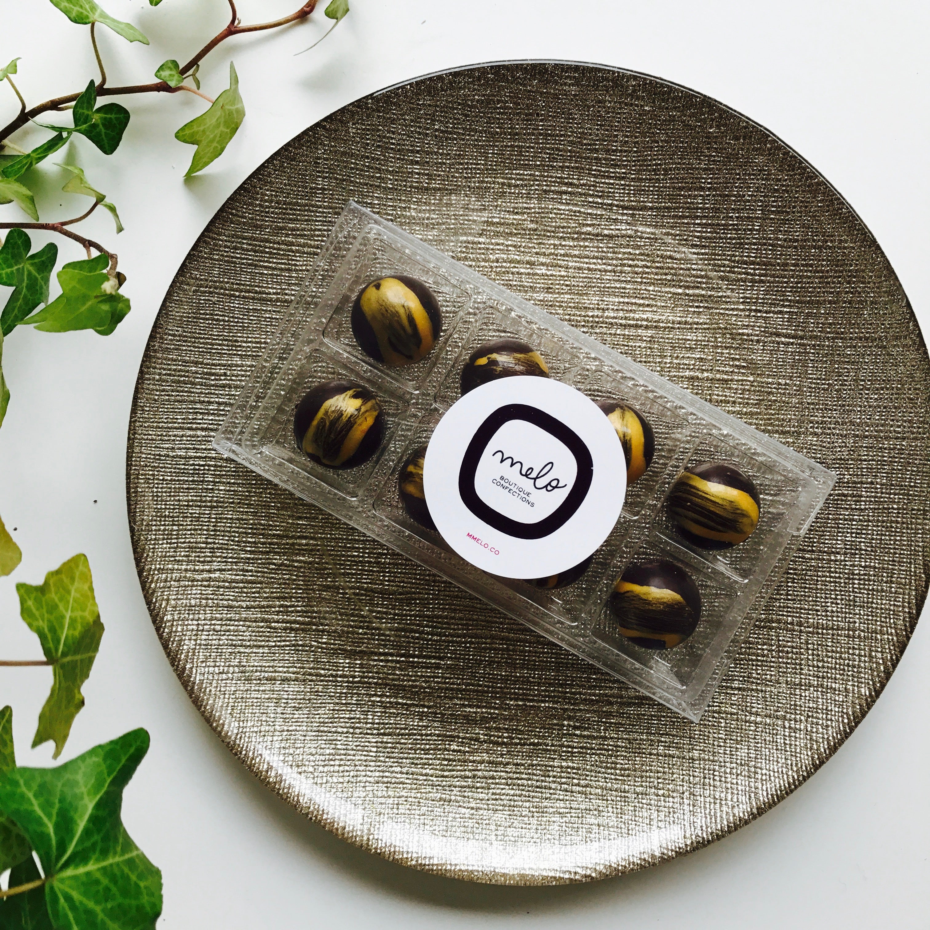 Dark Salted Chocolate Caramel Pistacchio Vegan Love Buttons